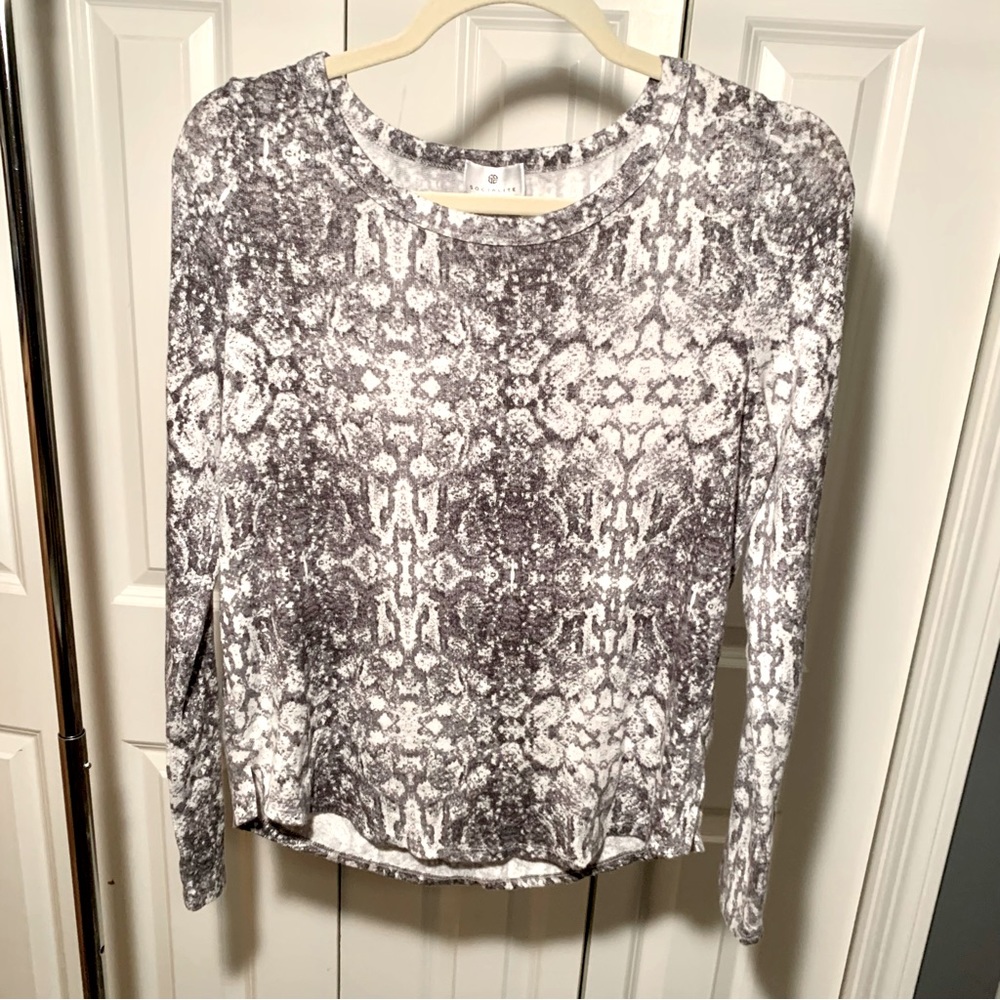 SOCIALITE Snake print sweater